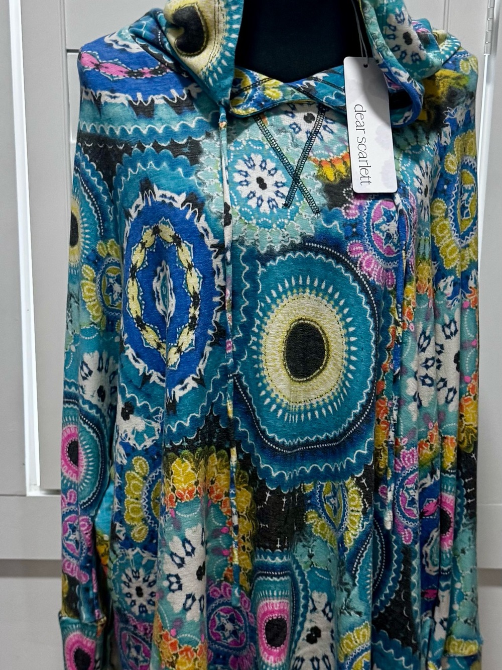 NWT Dear Scarlett Boho Medallion Print Hooded Tunic Top Women’s Large